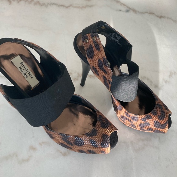 Vera Wang, black and brown animal print 8 1/2 heels - Picture 11 of 13